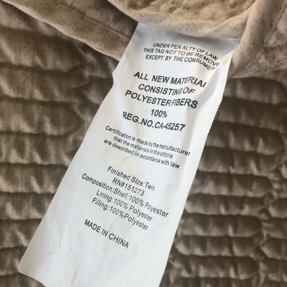 Uni-sex Twin Lightweight Trigon Triangles Bedspread Beige Navy Neutrals 80X65